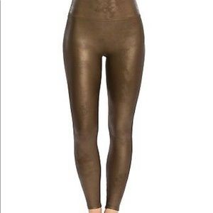 SPANX LIKE NEW Faux leather leggings size small
